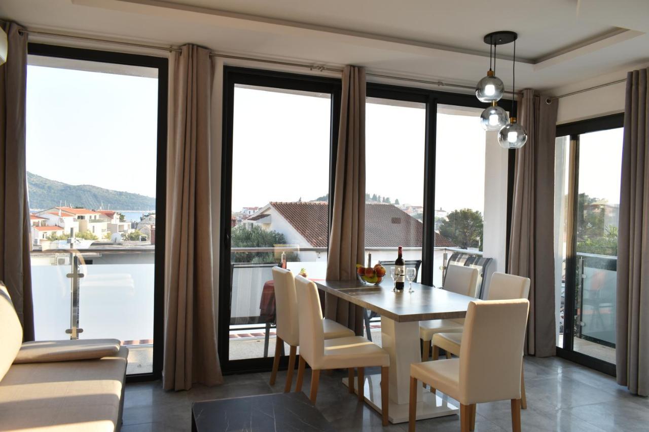 Apartments Toni Примоштен Екстер'єр фото