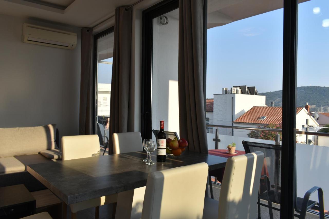 Apartments Toni Примоштен Екстер'єр фото