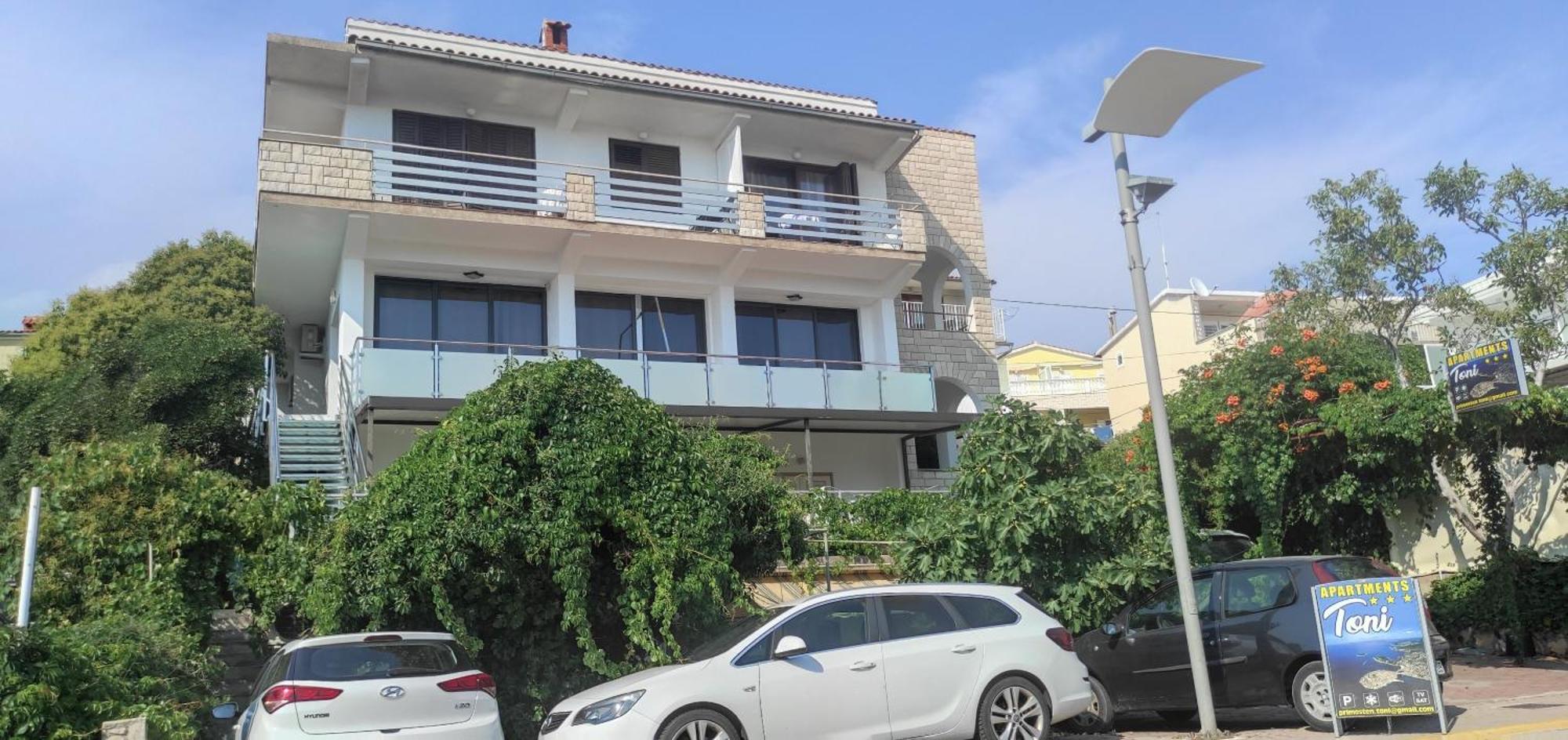 Apartments Toni Примоштен Екстер'єр фото
