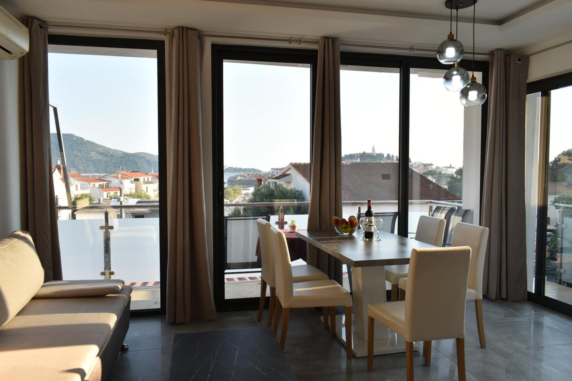 Apartments Toni Примоштен Екстер'єр фото